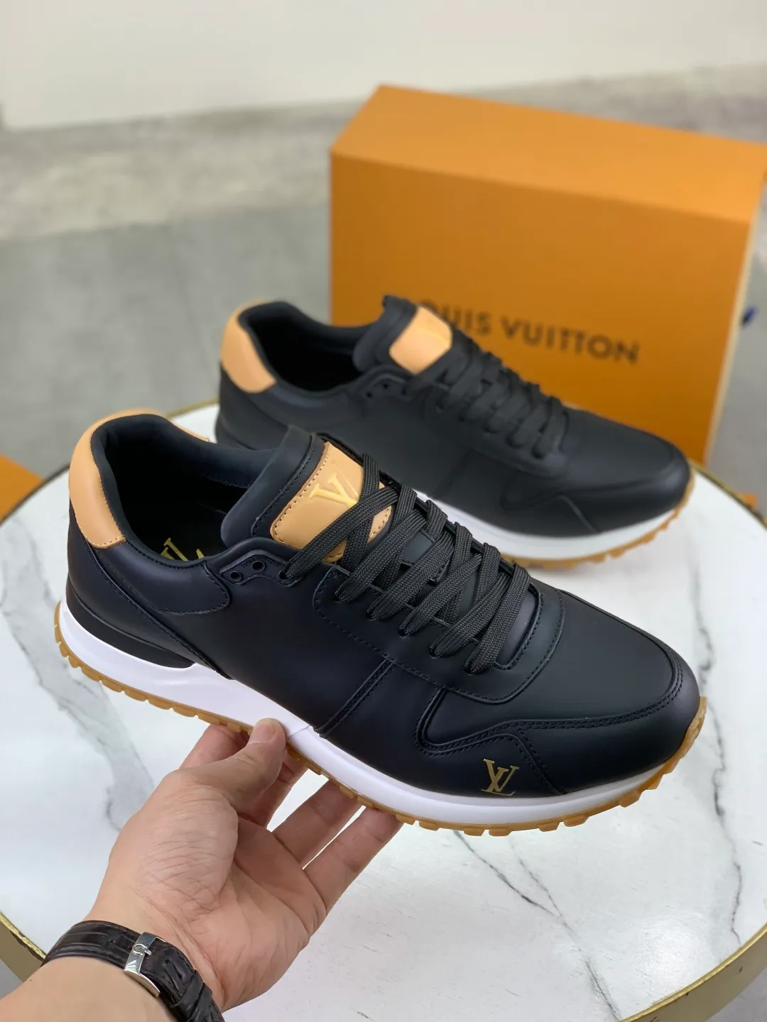 Men's men's shoes 💰P680 new style 💶[LOUIS VUITTON] (original order) new style 🍀LV Louis Vuitton * - top version of LV classic trendy shoes! Made of imported original cowhide and water-dyed cowhide lining. The latest original wear-resistant rubber combination outsole! High quality products! Multiple colors available, code number: 39-45 (38 46 customized)